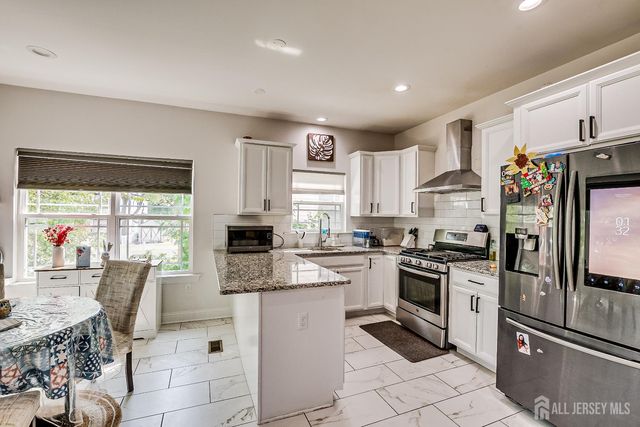 54 Hillcrest Avenue, Iselin, NJ 08830
