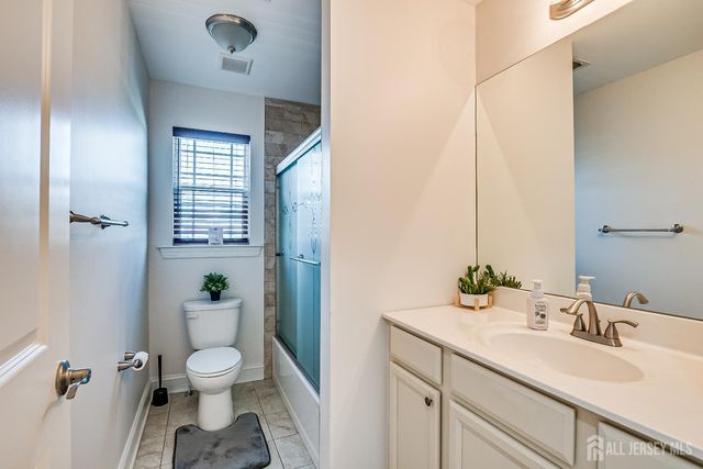 54 Hillcrest Avenue, Iselin, NJ 08830