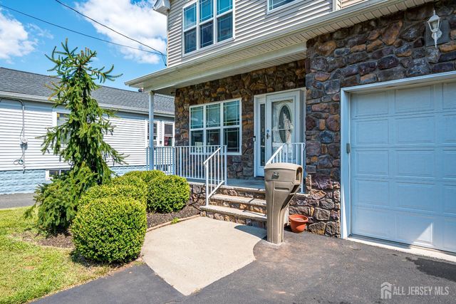 54 Hillcrest Avenue, Iselin, NJ 08830