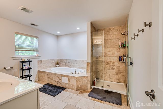 54 Hillcrest Avenue, Iselin, NJ 08830
