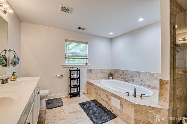 54 Hillcrest Avenue, Iselin, NJ 08830
