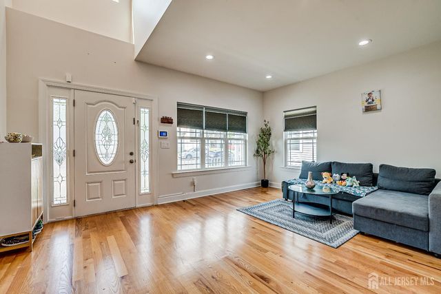 54 Hillcrest Avenue, Iselin, NJ 08830
