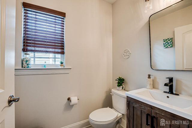 54 Hillcrest Avenue, Iselin, NJ 08830
