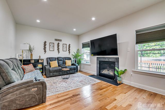 54 Hillcrest Avenue, Iselin, NJ 08830