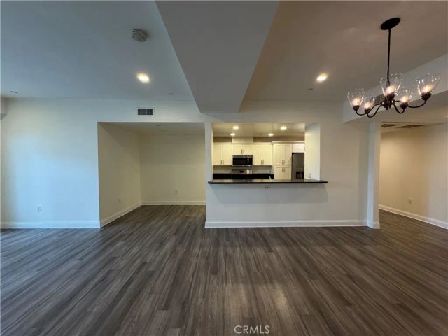 14934 Burbank Boulevard 102, Sherman Oaks, CA 91411