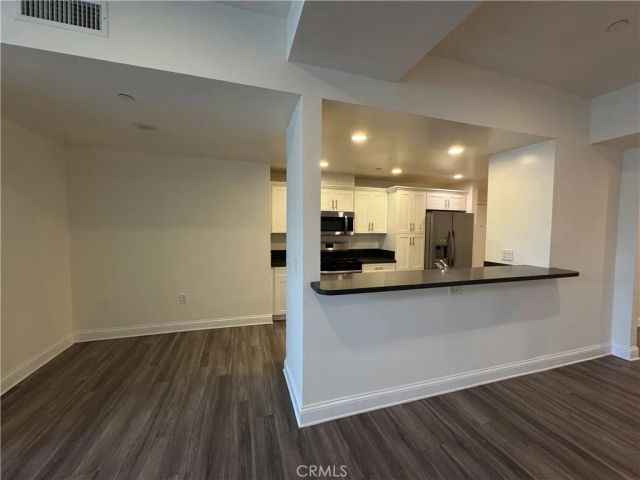 14934 Burbank Boulevard 102, Sherman Oaks, CA 91411