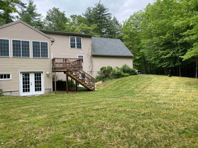 36 Church Street, Deerfield, NH 03037