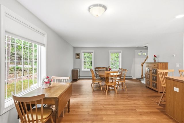 36 Church Street, Deerfield, NH 03037