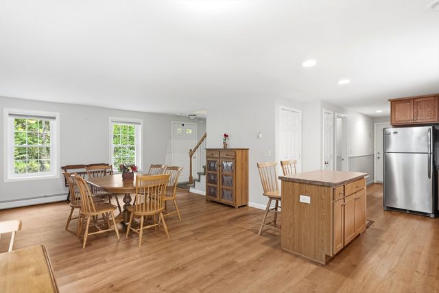 36 Church Street, Deerfield, NH 03037