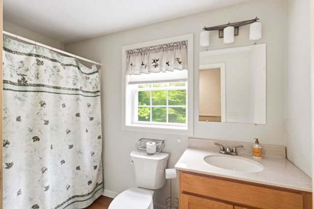 36 Church Street, Deerfield, NH 03037