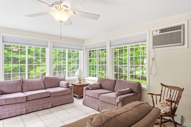 36 Church Street, Deerfield, NH 03037