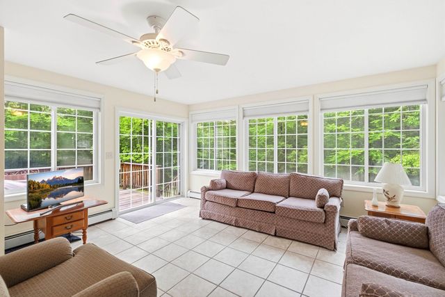 36 Church Street, Deerfield, NH 03037
