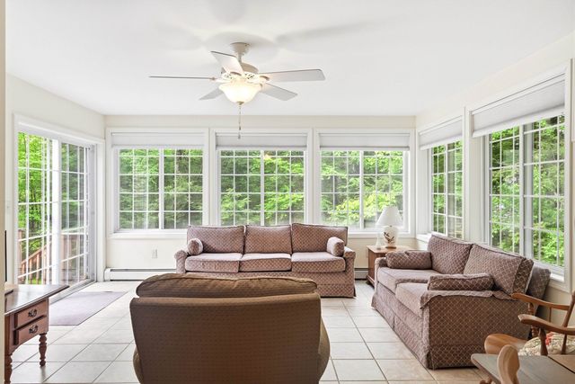 36 Church Street, Deerfield, NH 03037