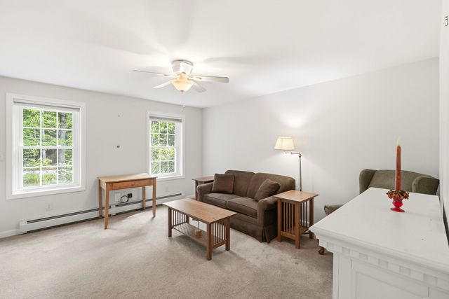36 Church Street, Deerfield, NH 03037