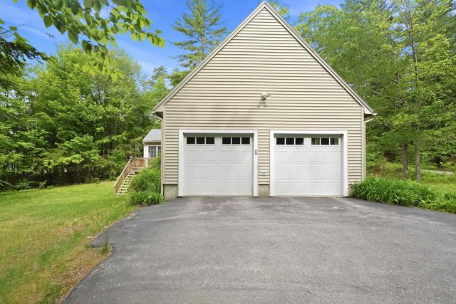 36 Church Street, Deerfield, NH 03037
