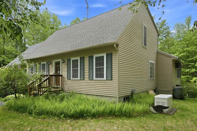 36 Church Street, Deerfield, NH 03037