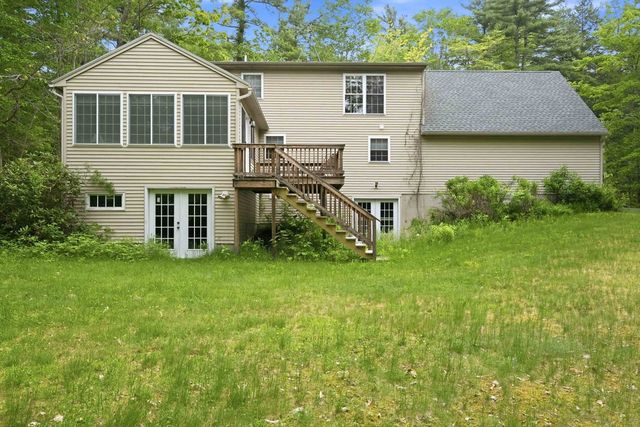 36 Church Street, Deerfield, NH 03037