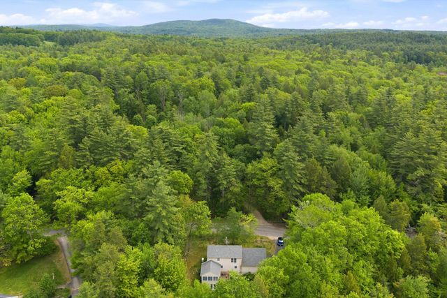36 Church Street, Deerfield, NH 03037