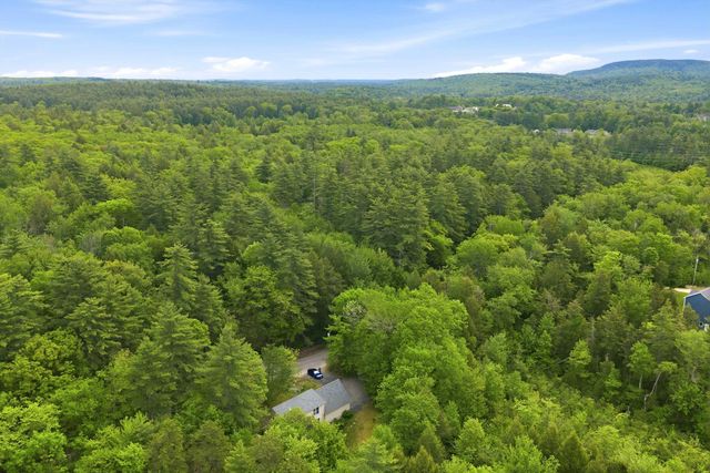 36 Church Street, Deerfield, NH 03037