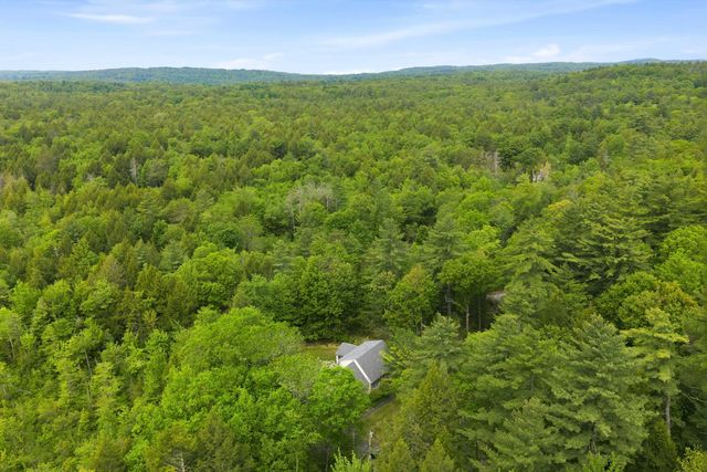 36 Church Street, Deerfield, NH 03037