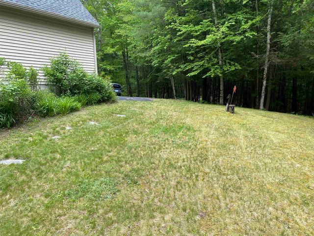 36 Church Street, Deerfield, NH 03037
