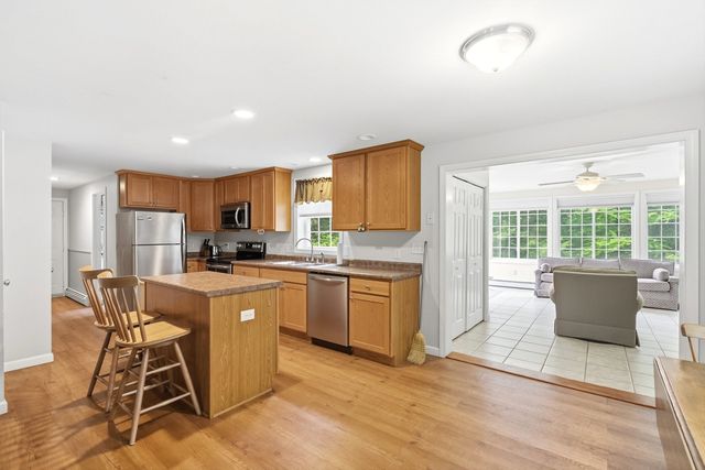 36 Church Street, Deerfield, NH 03037