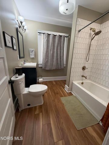 2514 Scottwood Avenue, Toledo, OH 43610