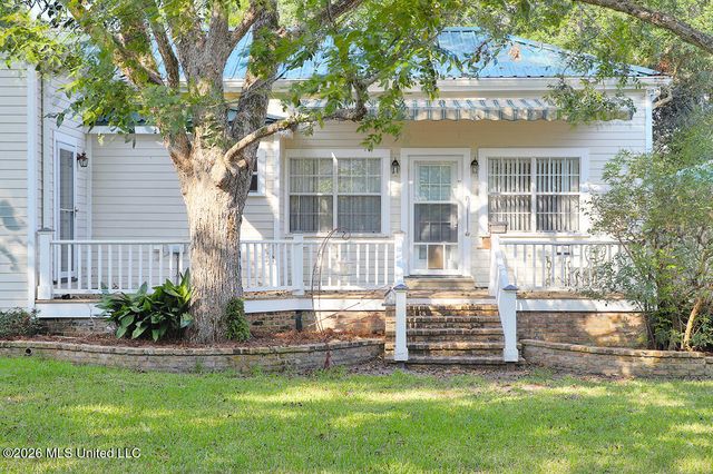 535 E 2nd Street, Pass Christian, MS 39571
