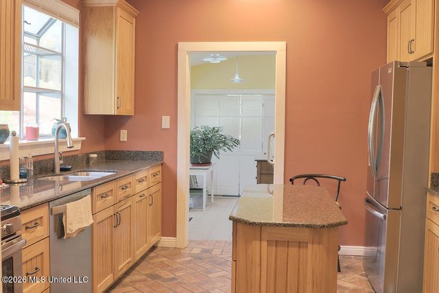 535 E 2nd Street, Pass Christian, MS 39571