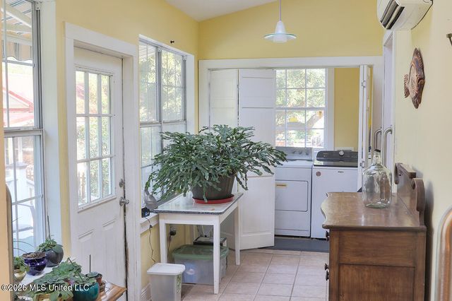 535 E 2nd Street, Pass Christian, MS 39571