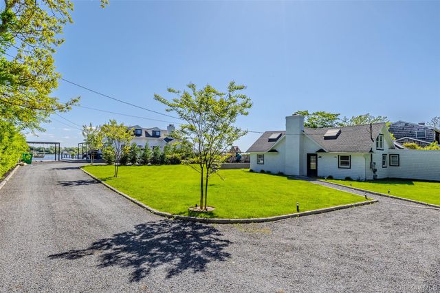 53 Old Neck Road S, Center Moriches, NY 11934