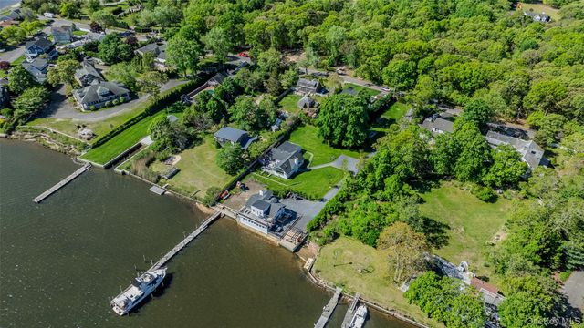 53 Old Neck Road S, Center Moriches, NY 11934