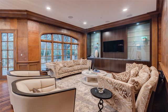 4255 Cochran Chapel Road, Dallas, TX 75209