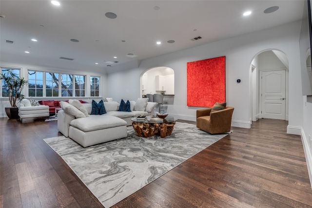 4255 Cochran Chapel Road, Dallas, TX 75209