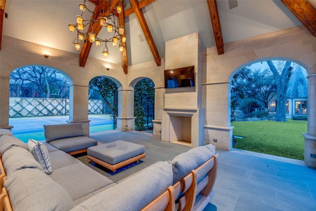 4255 Cochran Chapel Road, Dallas, TX 75209