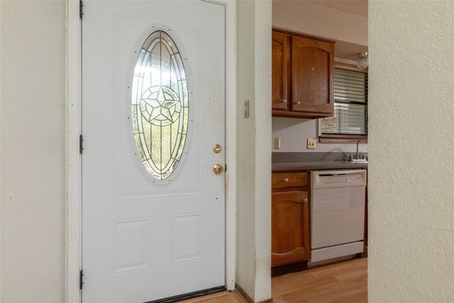 211 Oak Court, Springtown, TX 76082