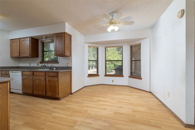 211 Oak Court, Springtown, TX 76082