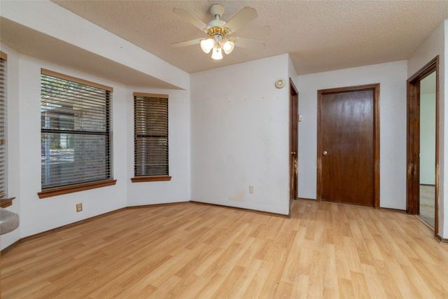 211 Oak Court, Springtown, TX 76082