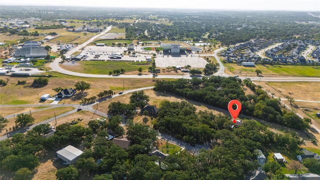 211 Oak Court, Springtown, TX 76082
