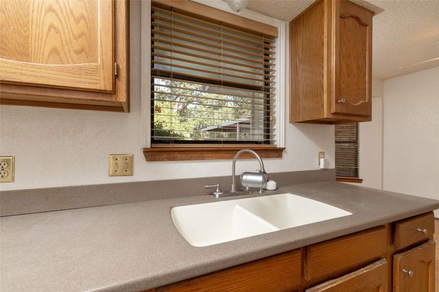 211 Oak Court, Springtown, TX 76082