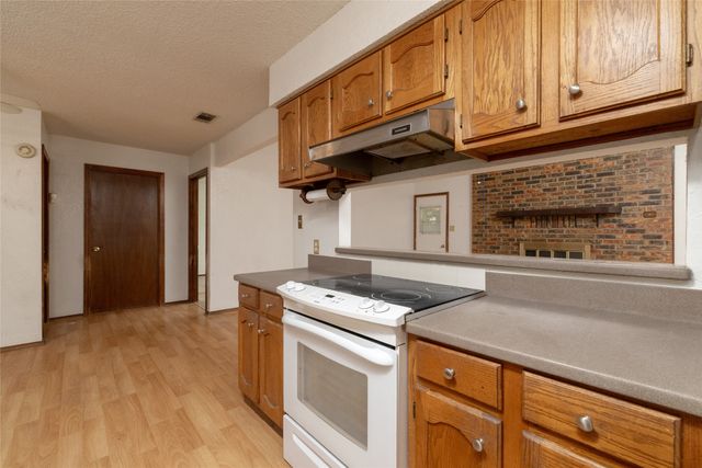211 Oak Court, Springtown, TX 76082