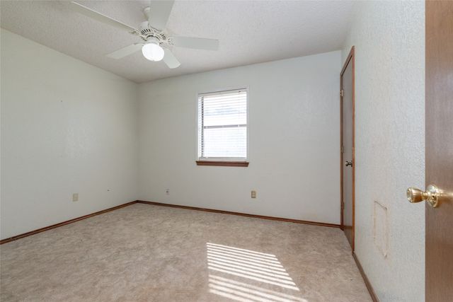 211 Oak Court, Springtown, TX 76082