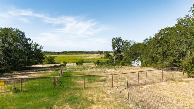 211 Oak Court, Springtown, TX 76082