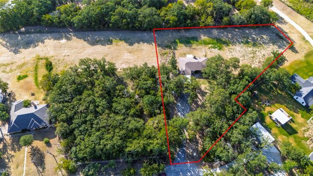 211 Oak Court, Springtown, TX 76082