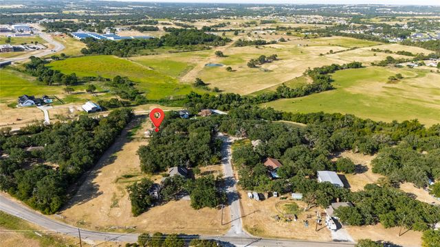 211 Oak Court, Springtown, TX 76082