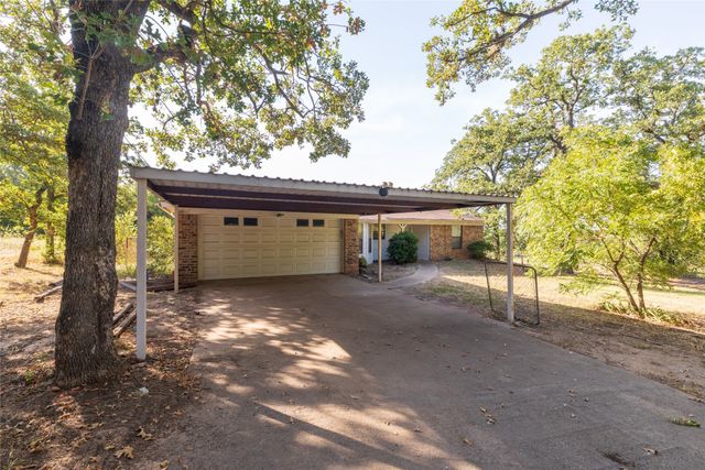 211 Oak Court, Springtown, TX 76082