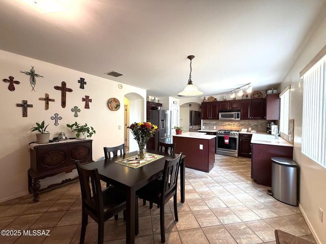 9968 E Country Shadows Drive, Tucson, AZ 85748