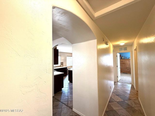 9968 E Country Shadows Drive, Tucson, AZ 85748