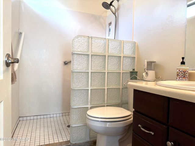 9968 E Country Shadows Drive, Tucson, AZ 85748