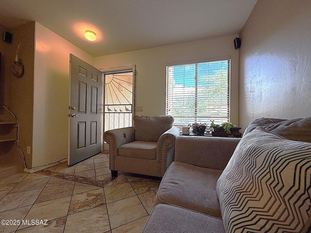 9968 E Country Shadows Drive, Tucson, AZ 85748